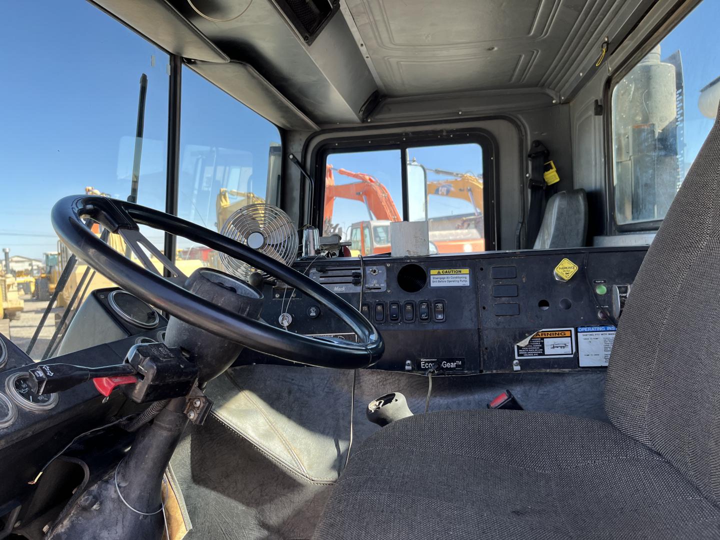 ./imagenes/INVOICE/2019/18014/AMION MAC 242 CON BOMBA DE CONCRETO PUTZMEISTER Z (26).JPG